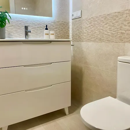 Amplio Con Piscina Y Pistas De Tenis En Apartment Benidorm